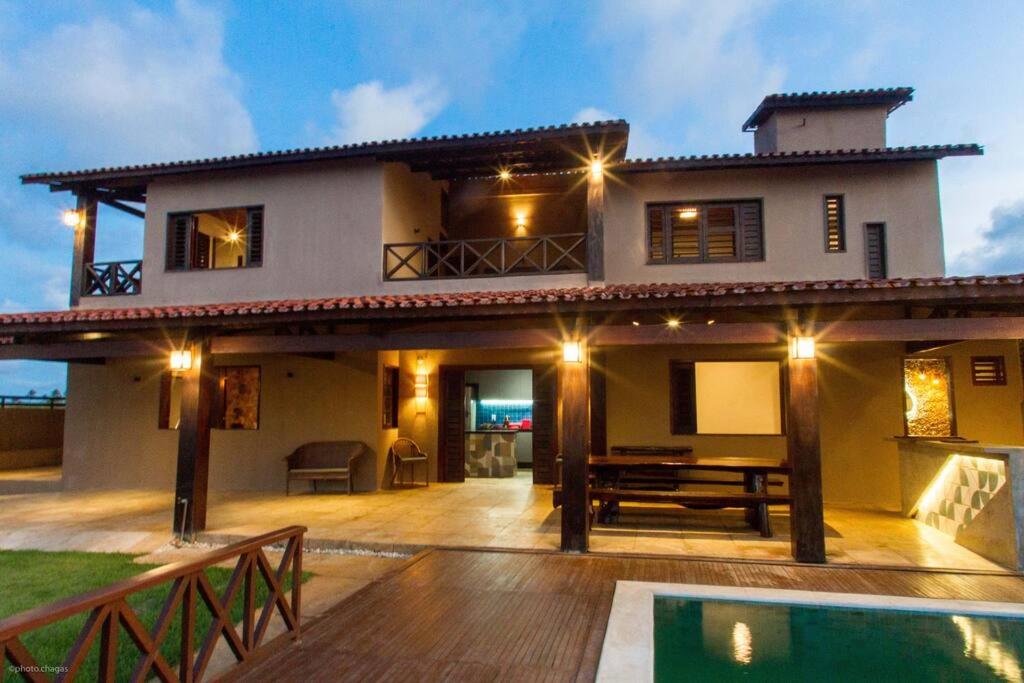 Casa duplex em frente ao mar