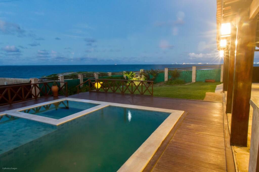 Casa duplex em frente ao mar