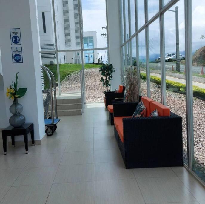 Apartamento con piscina view 4