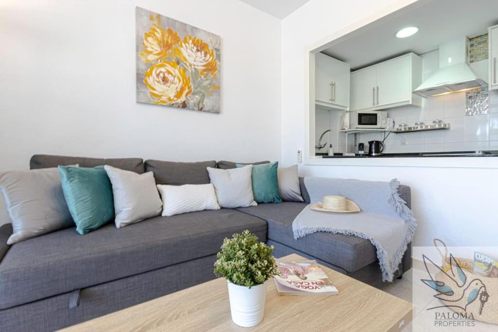 Wonderful Apt 2 BDR with Great Location view 5