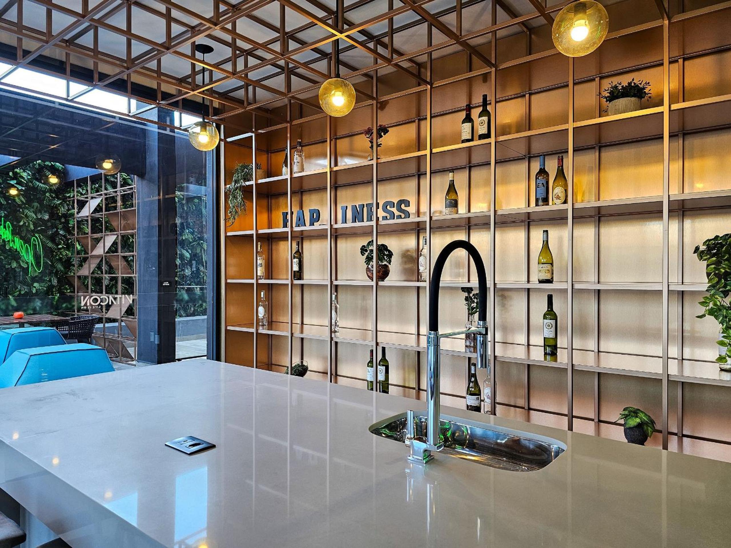 On Alvorada by Housi