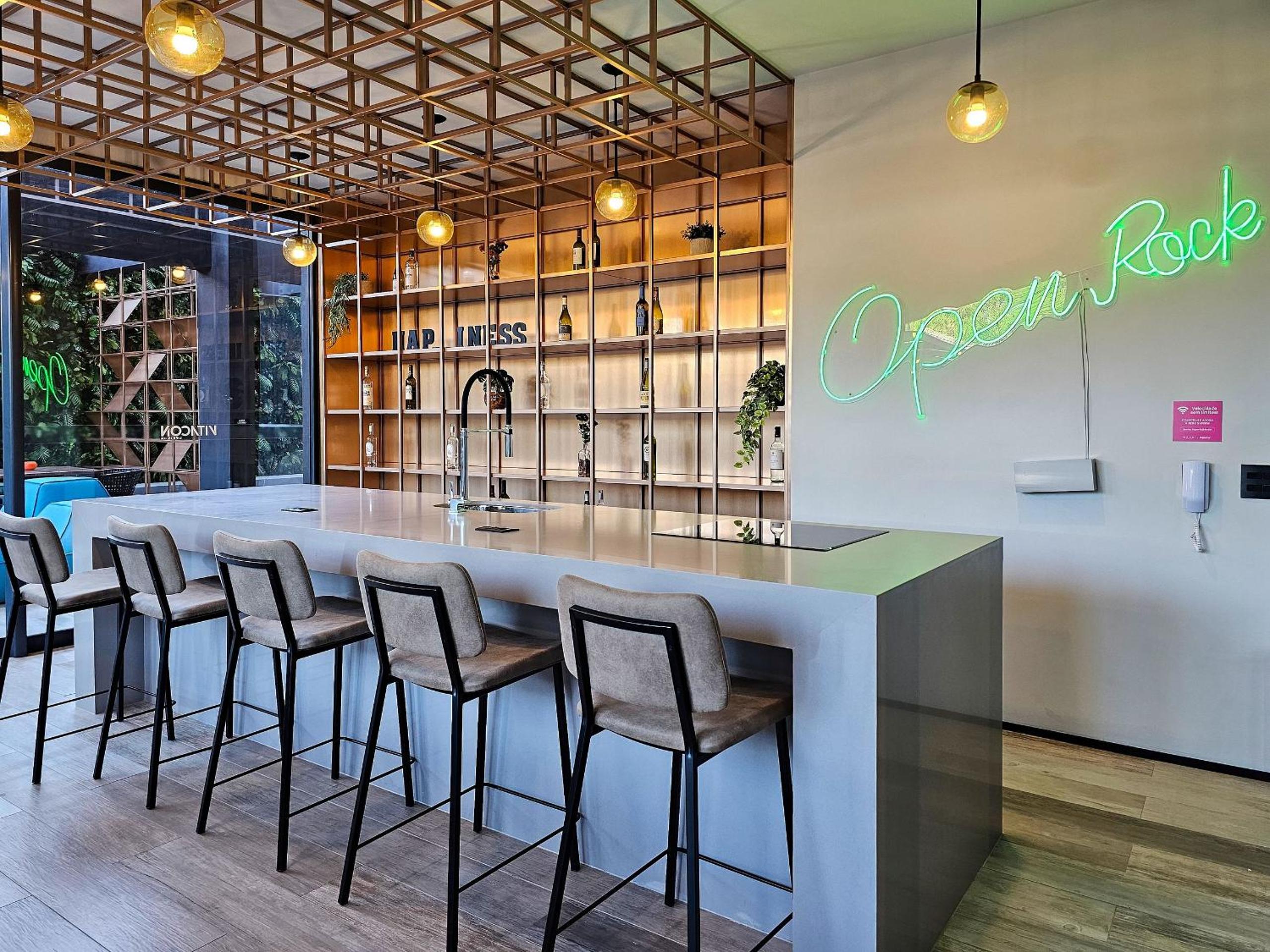 On Alvorada by Housi