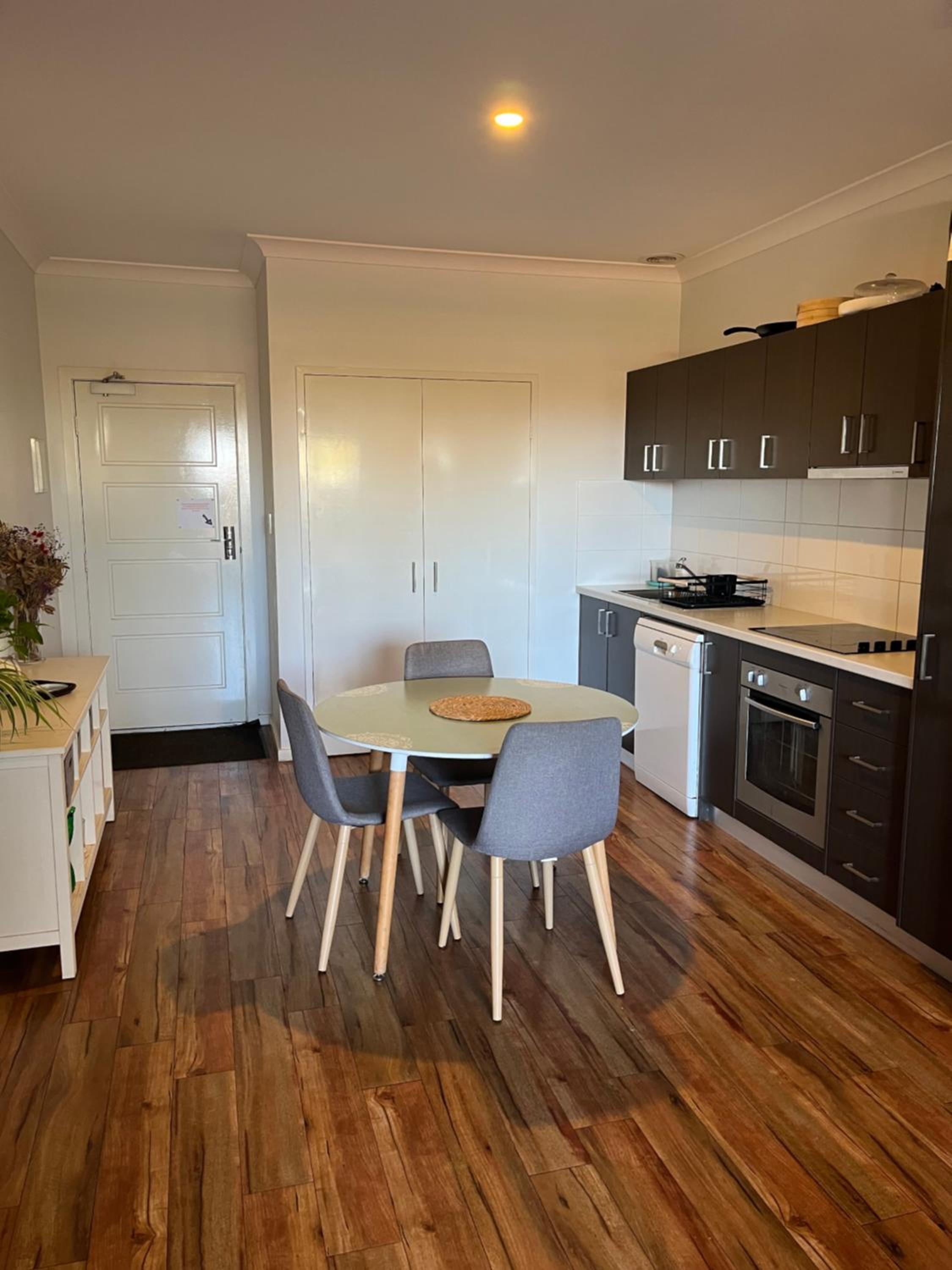 Tidy Apartment close to Port