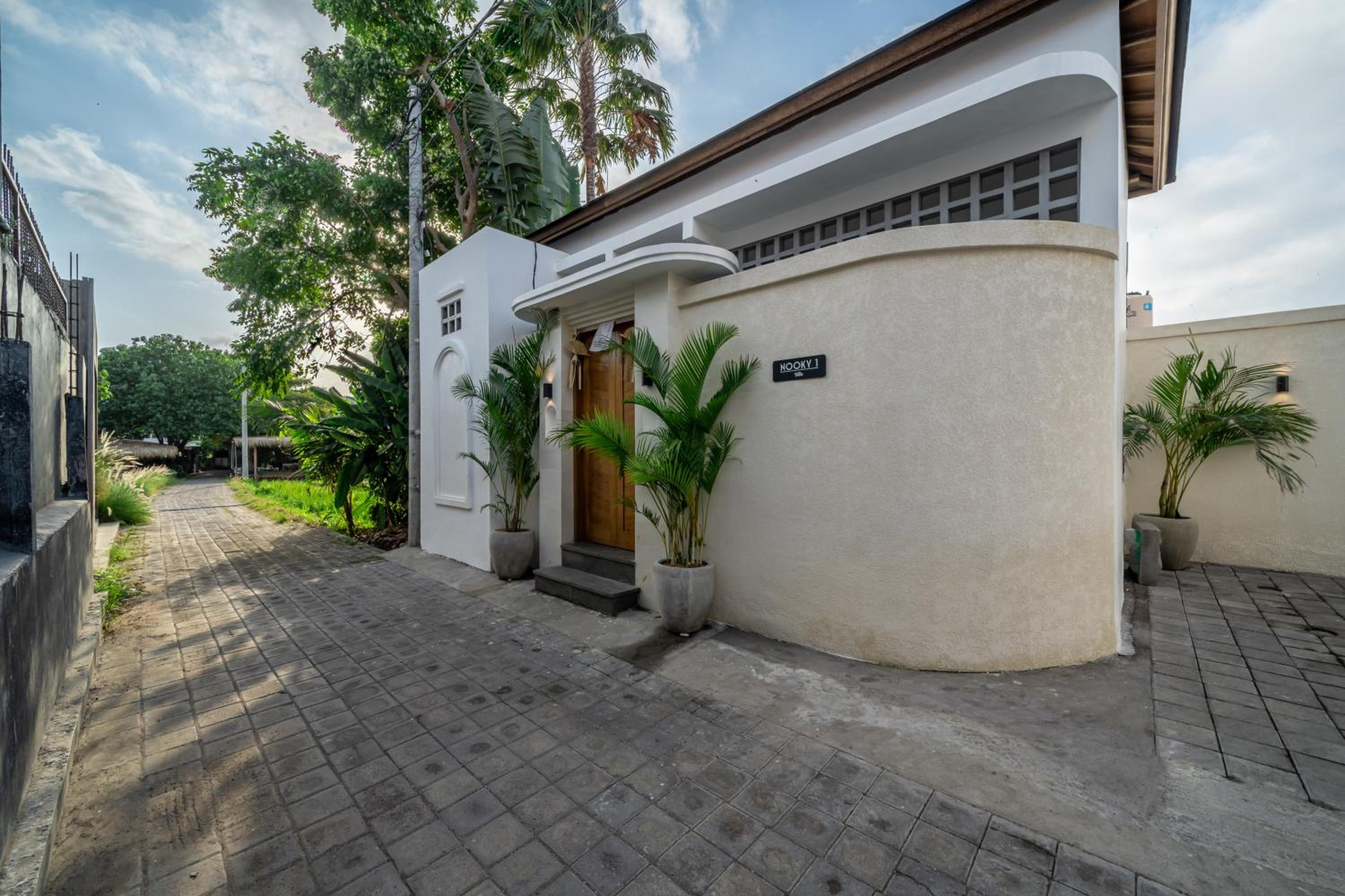 Nooky 1 - 2BR Villa with HUGE Pool