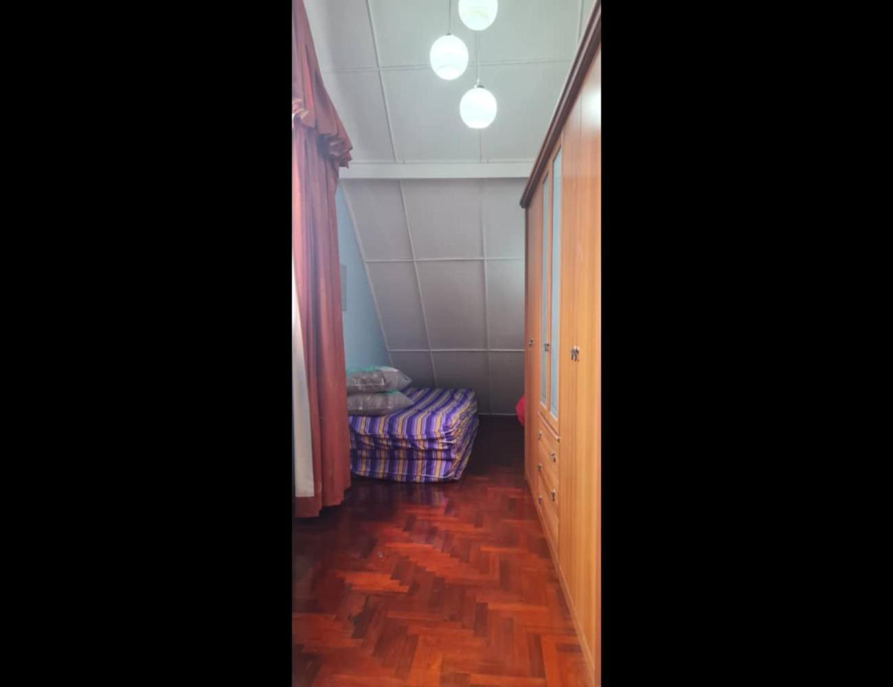Private TTDI Villa Pool & BBQ, Pingpong table, 6BR, Sleeps 25pax and family friendly