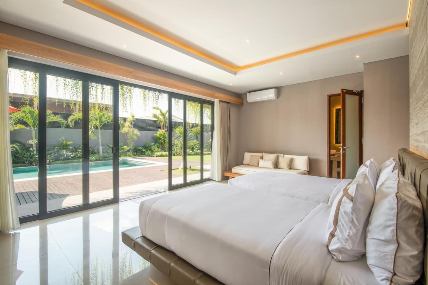 Exquisite 5BR Villa Premier Luxury in Seminyak