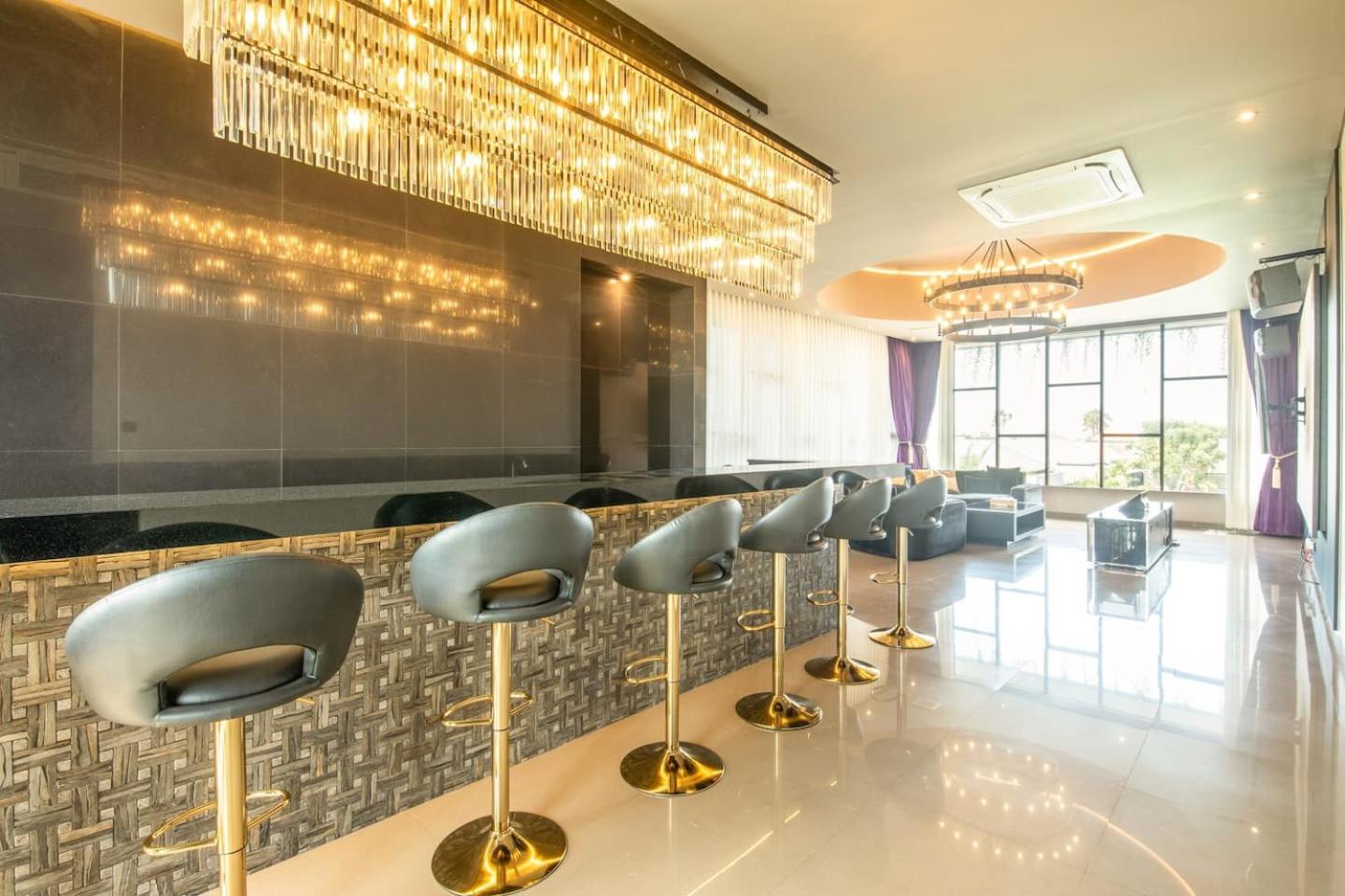 Exquisite 5BR Villa Premier Luxury in Seminyak