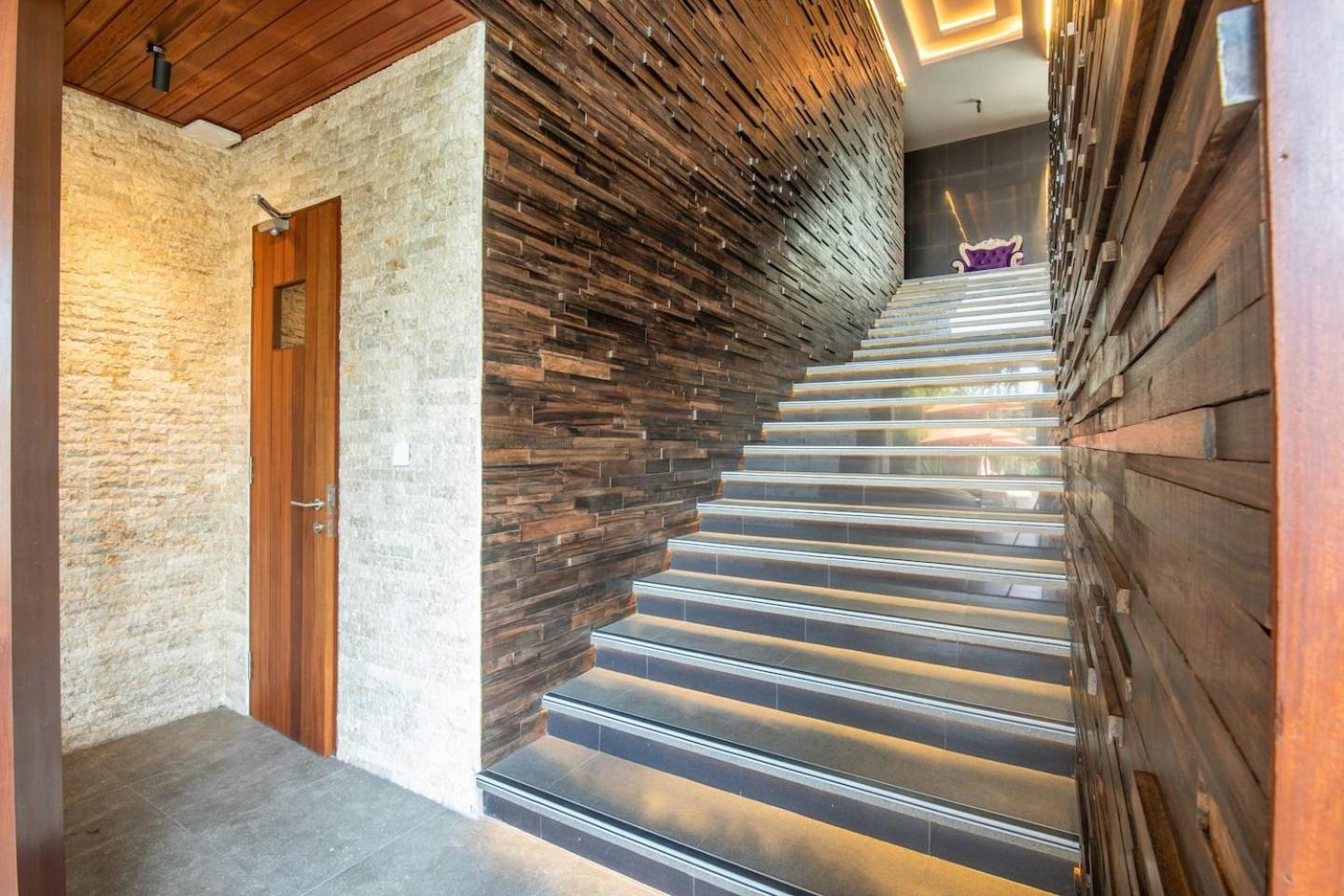 Exquisite 5BR Villa Premier Luxury in Seminyak