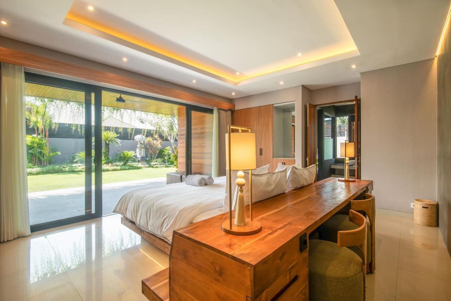 Exquisite 5BR Villa Premier Luxury in Seminyak
