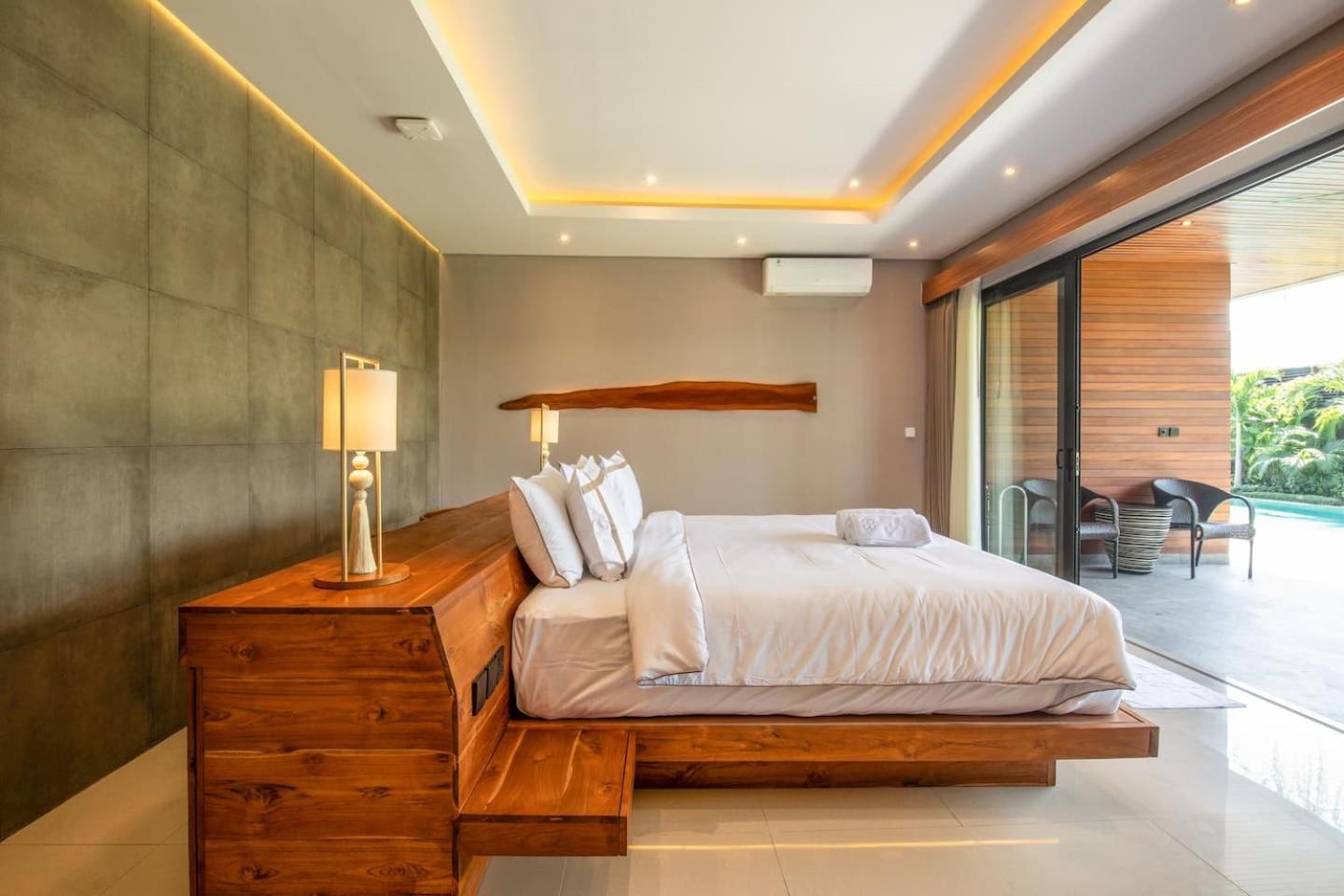 Exquisite 5BR Villa Premier Luxury in Seminyak