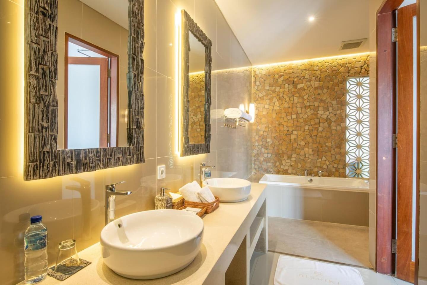 Exquisite 5BR Villa Premier Luxury in Seminyak