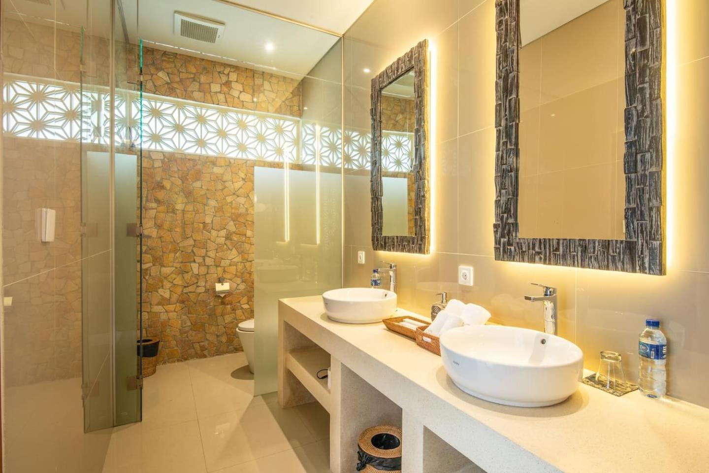 Exquisite 5BR Villa Premier Luxury in Seminyak