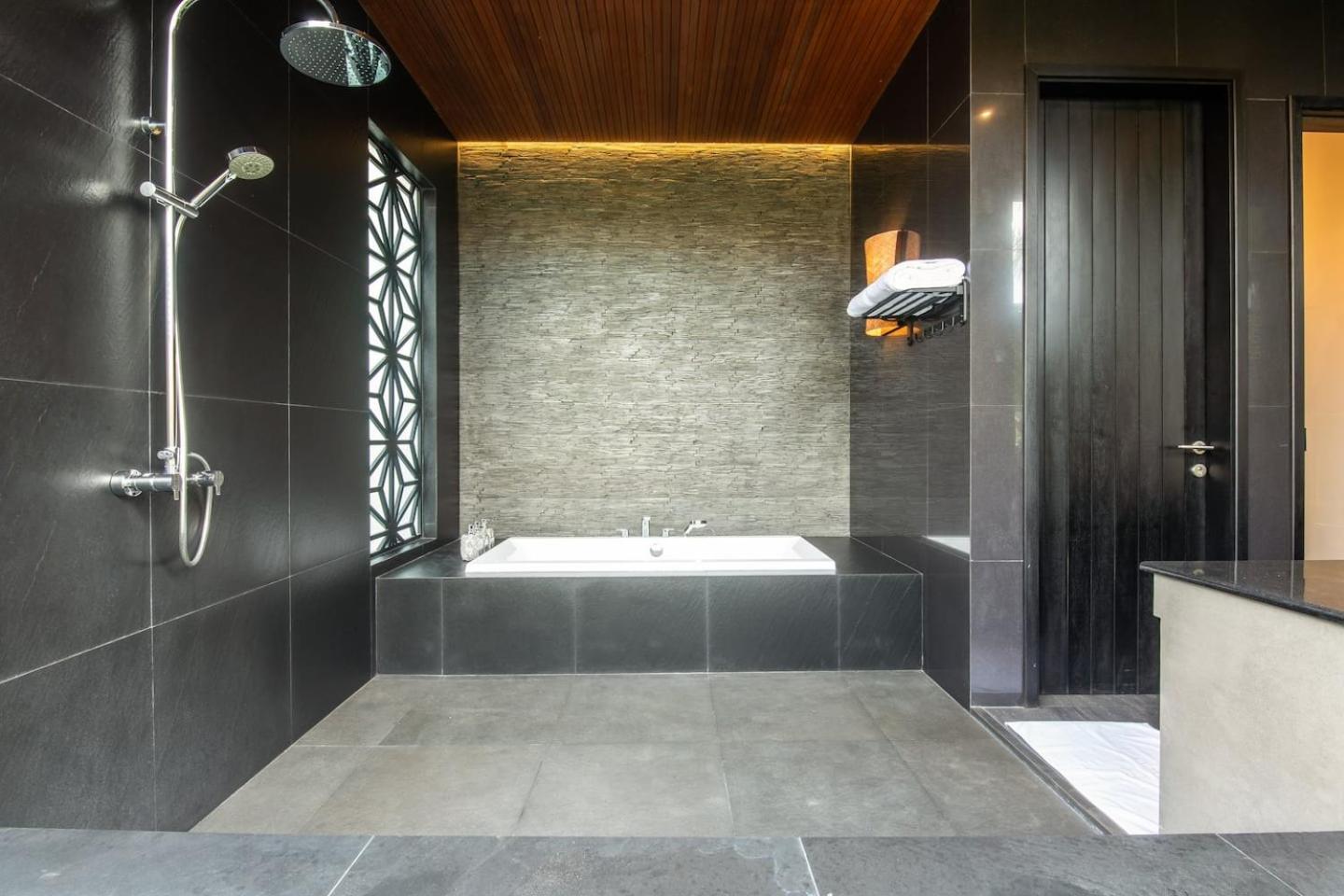 Exquisite 5BR Villa Premier Luxury in Seminyak