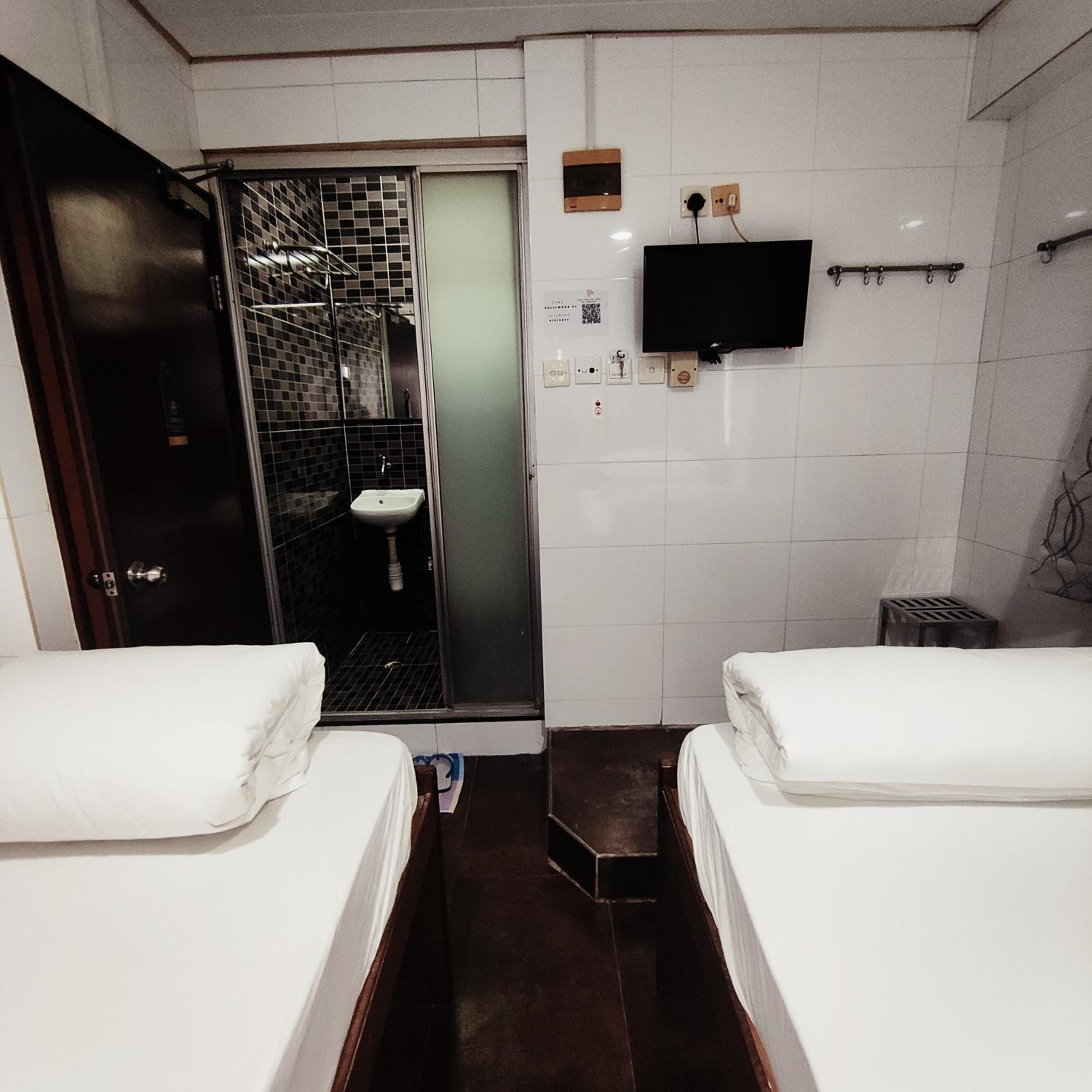 Four Seasons Hostel