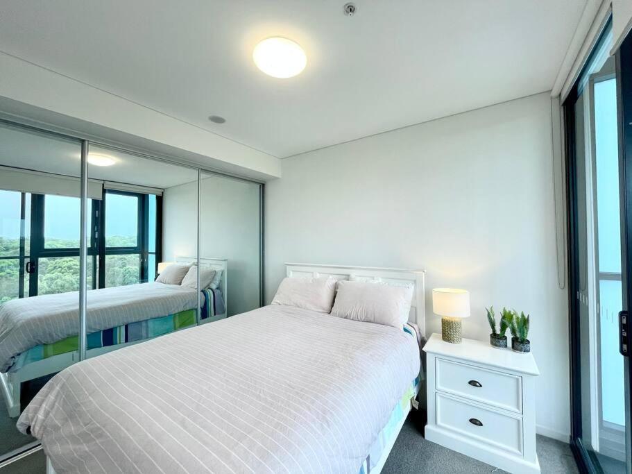Scenic Skyline view2BR APT close to OlympicPark