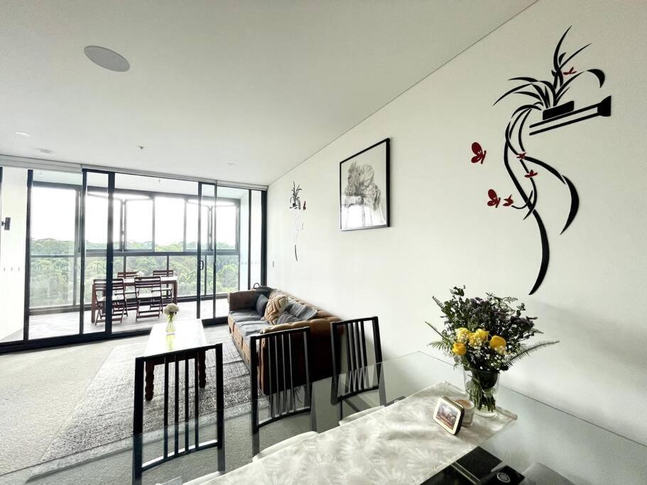 Scenic Skyline view2BR APT close to OlympicPark