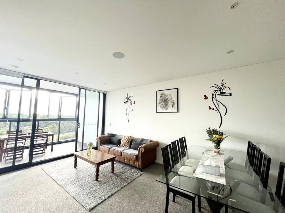 Scenic Skyline view2BR APT close to OlympicPark