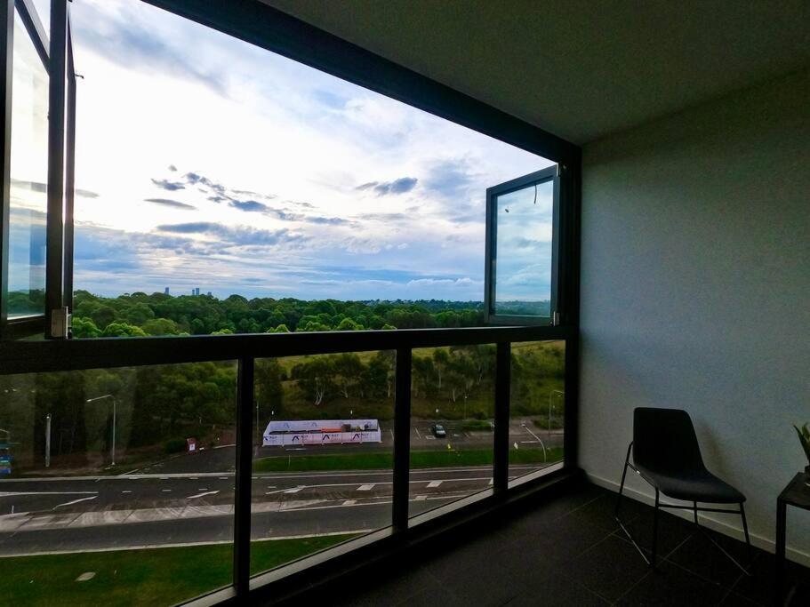 Scenic Skyline view2BR APT close to OlympicPark