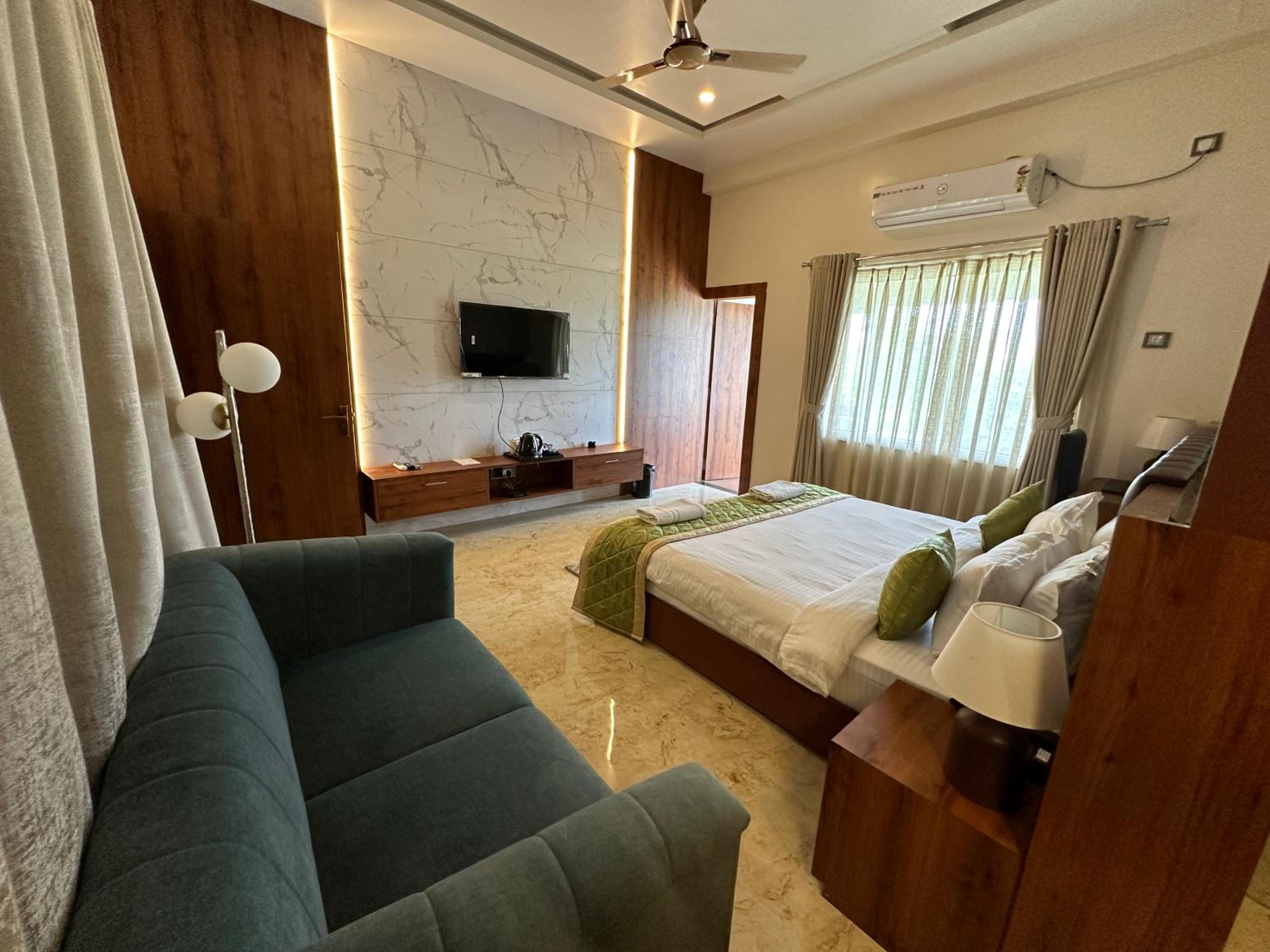 Opulence Resort