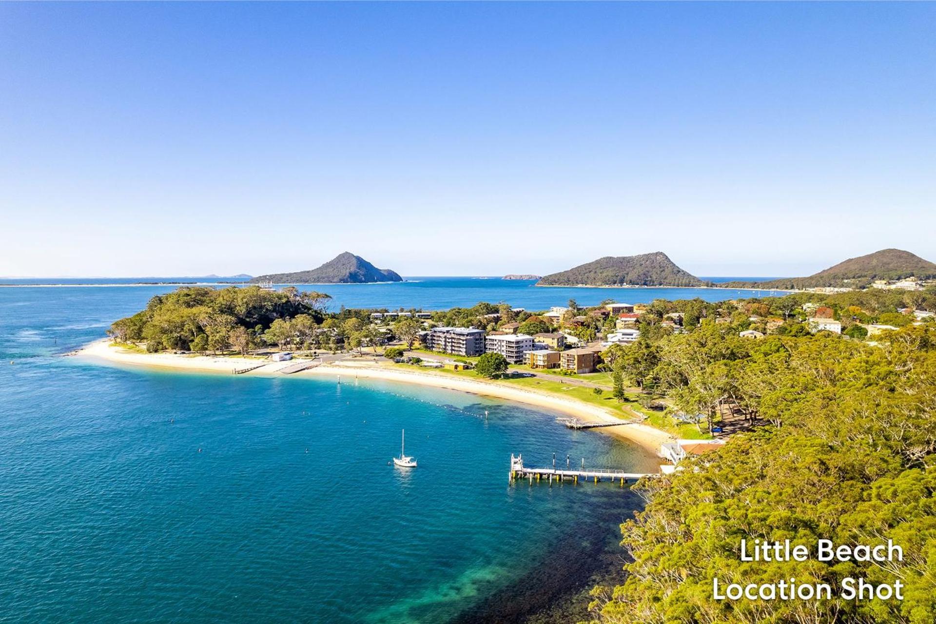 Bay Break, 1 25 Voyager Cl - 50 metres to the waters edge, lift and air conditioning
