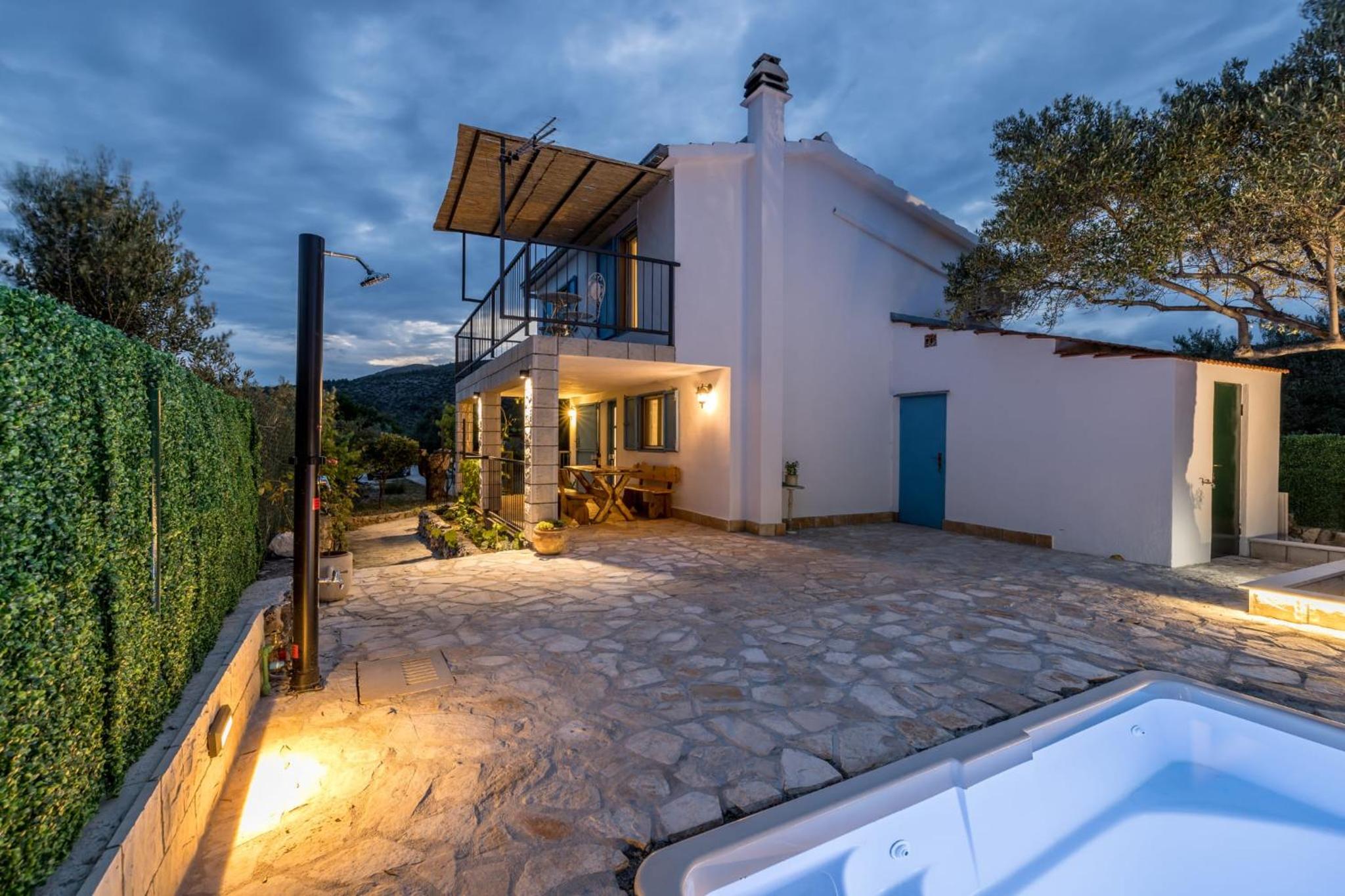Excellent villa! Private forest and pool,near sea view 3