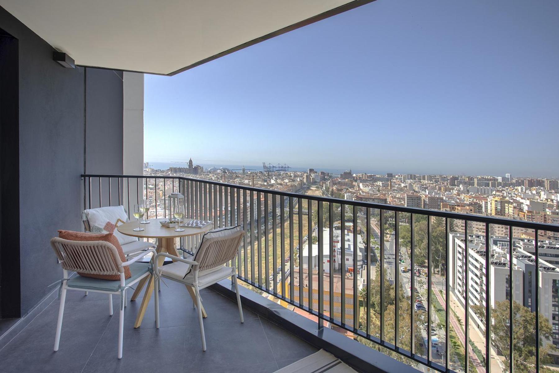 -MalagaSunApts-UrbanSKy Crazy Views