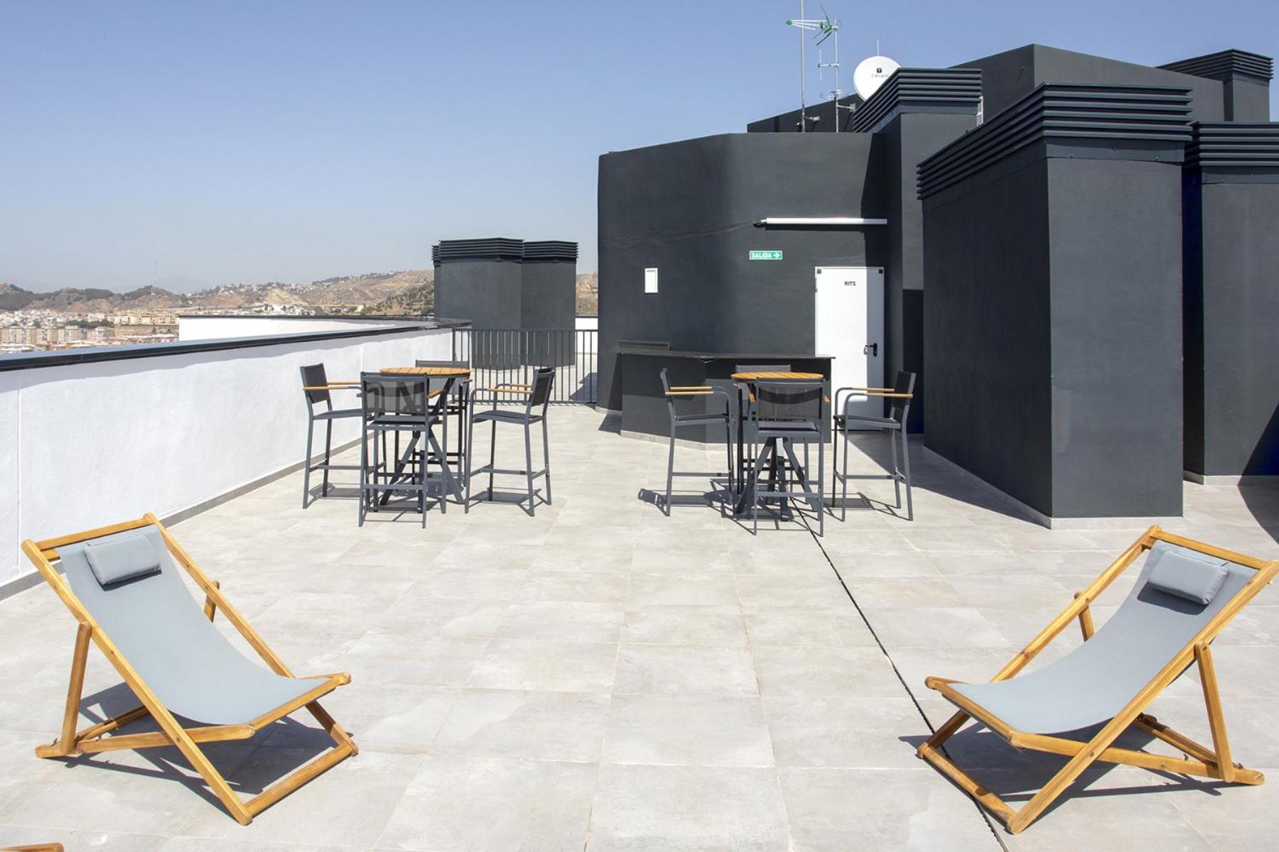 -MalagaSunApts-UrbanSKy Crazy Views