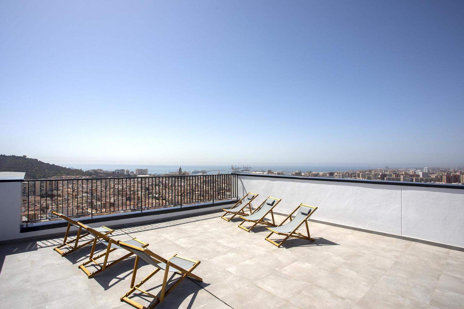 -MalagaSunApts-UrbanSKy Crazy Views