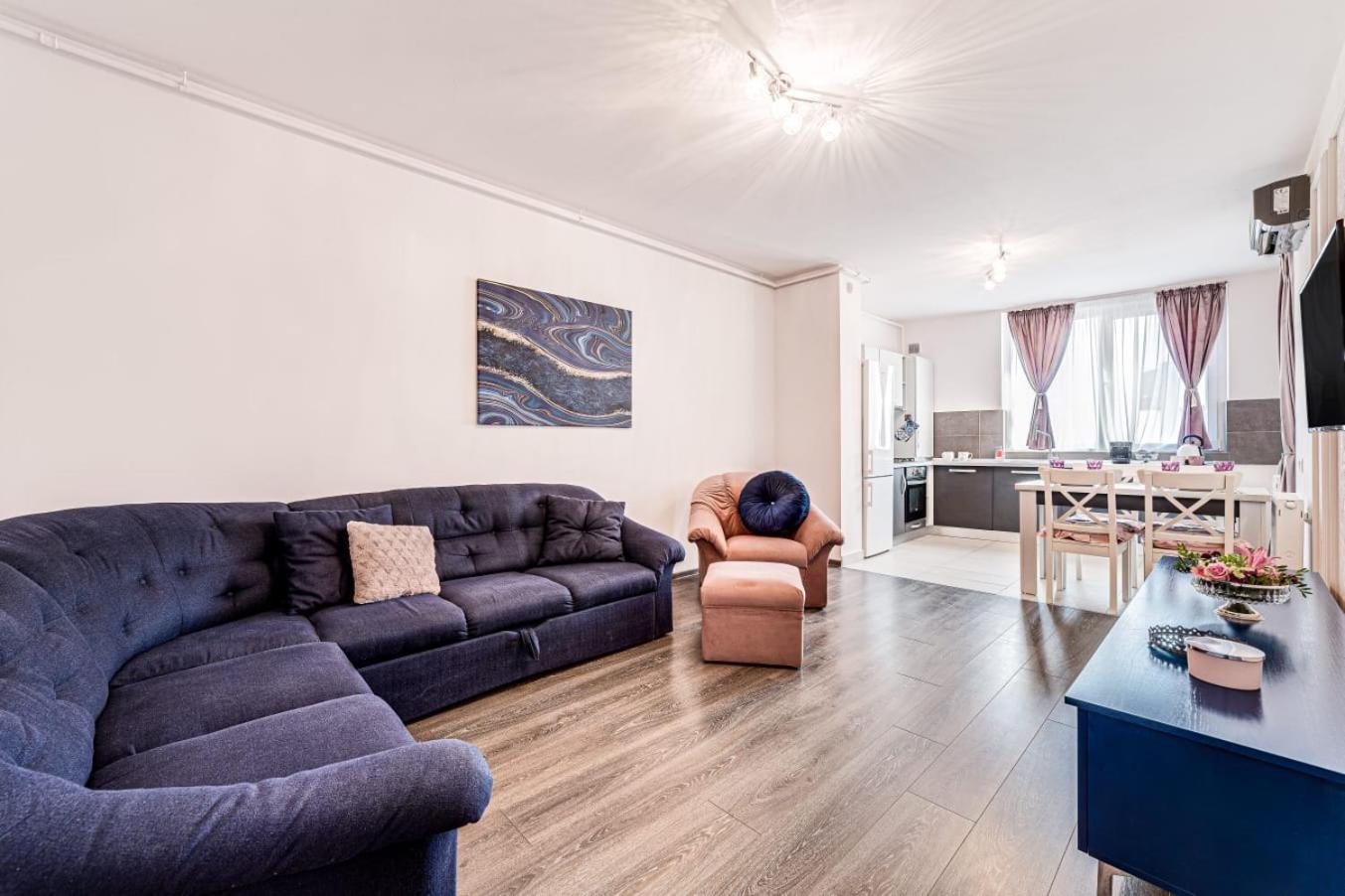 ARI Rose Apartment with Cozy Balcony view 2
