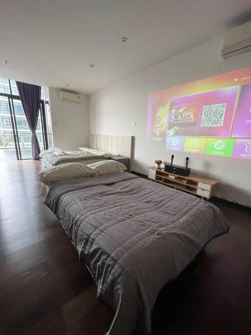 2-4 pax Studio with Private Karaoke, Private BBQ, Pool & GYM