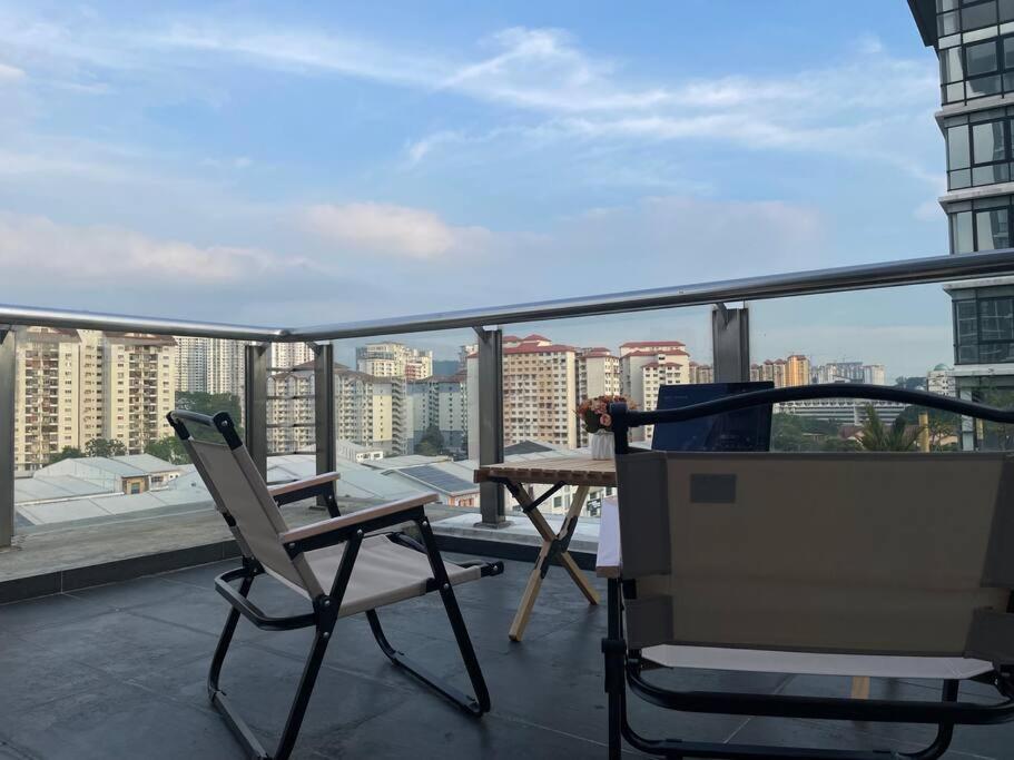 2-4 pax Studio with Private Karaoke, Private BBQ, Pool & GYM