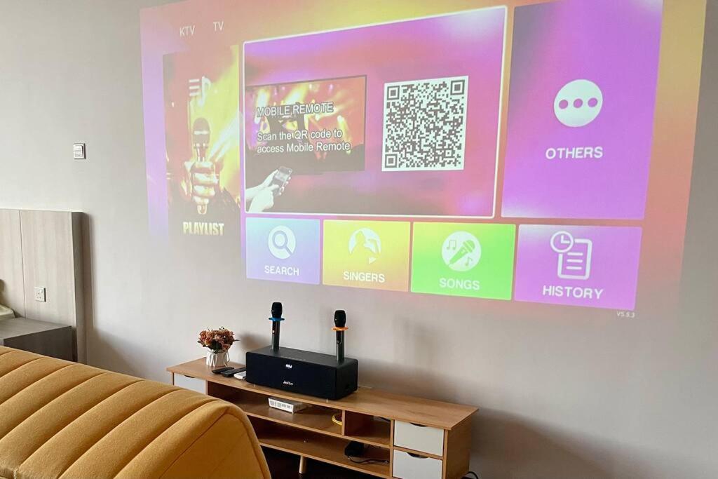2-4 pax Studio with Private Karaoke, Private BBQ, Pool & GYM