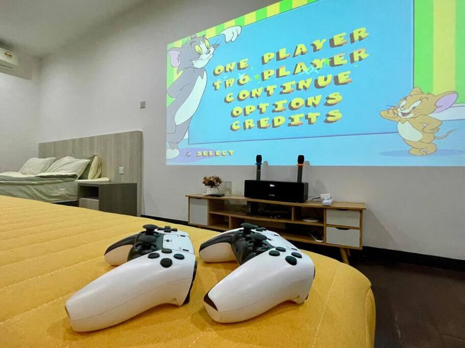 2-4 pax Studio with Private Karaoke, Private BBQ, Pool & GYM