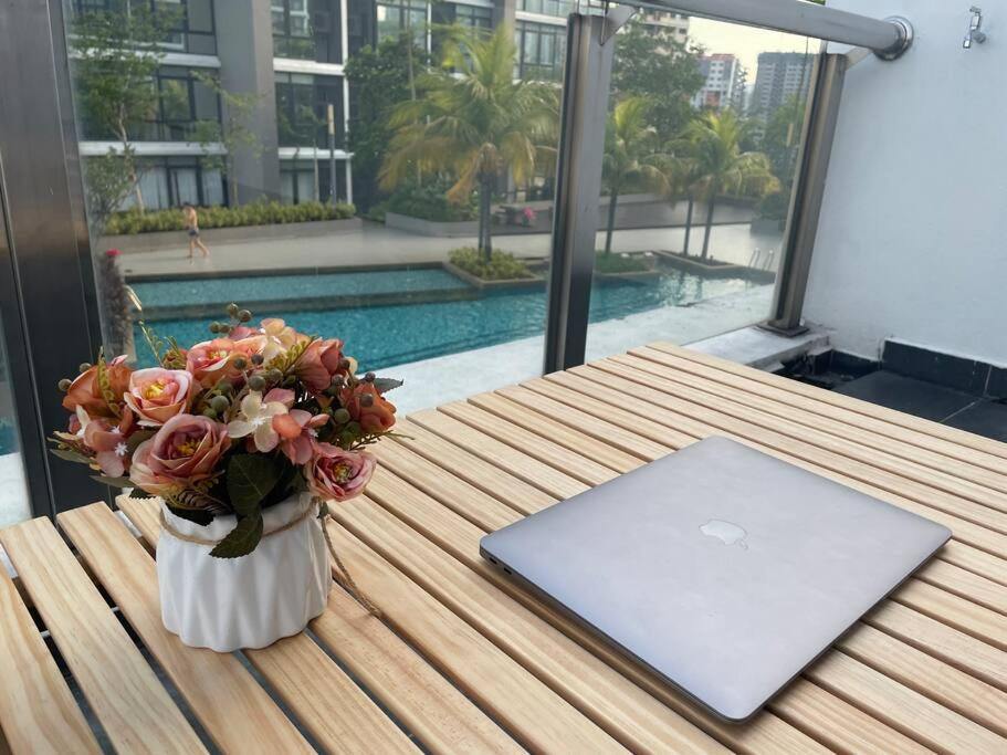 2-4 pax Studio with Private Karaoke, Private BBQ, Pool & GYM