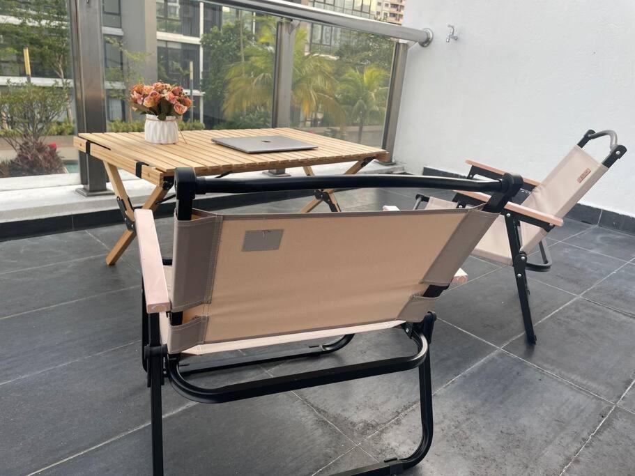2-4 pax Studio with Private Karaoke, Private BBQ, Pool & GYM