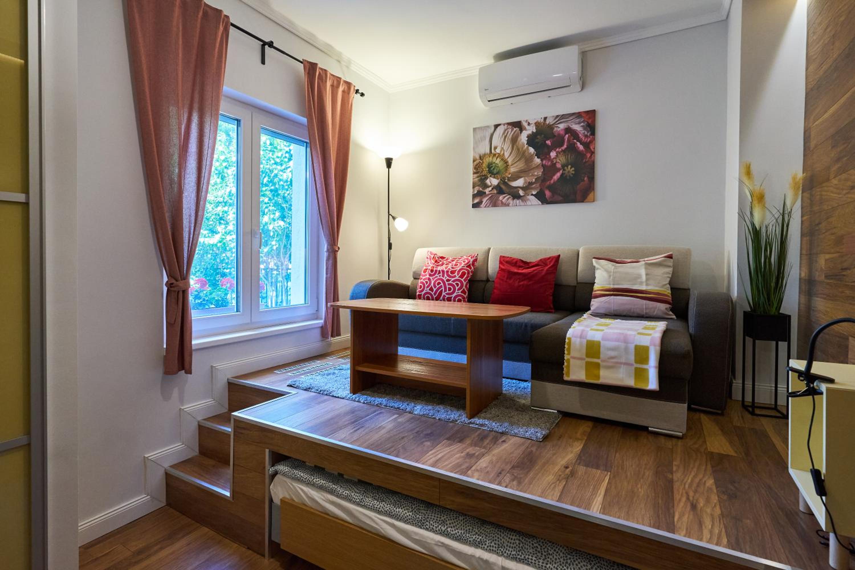 Giselle Apartment with Private Parking