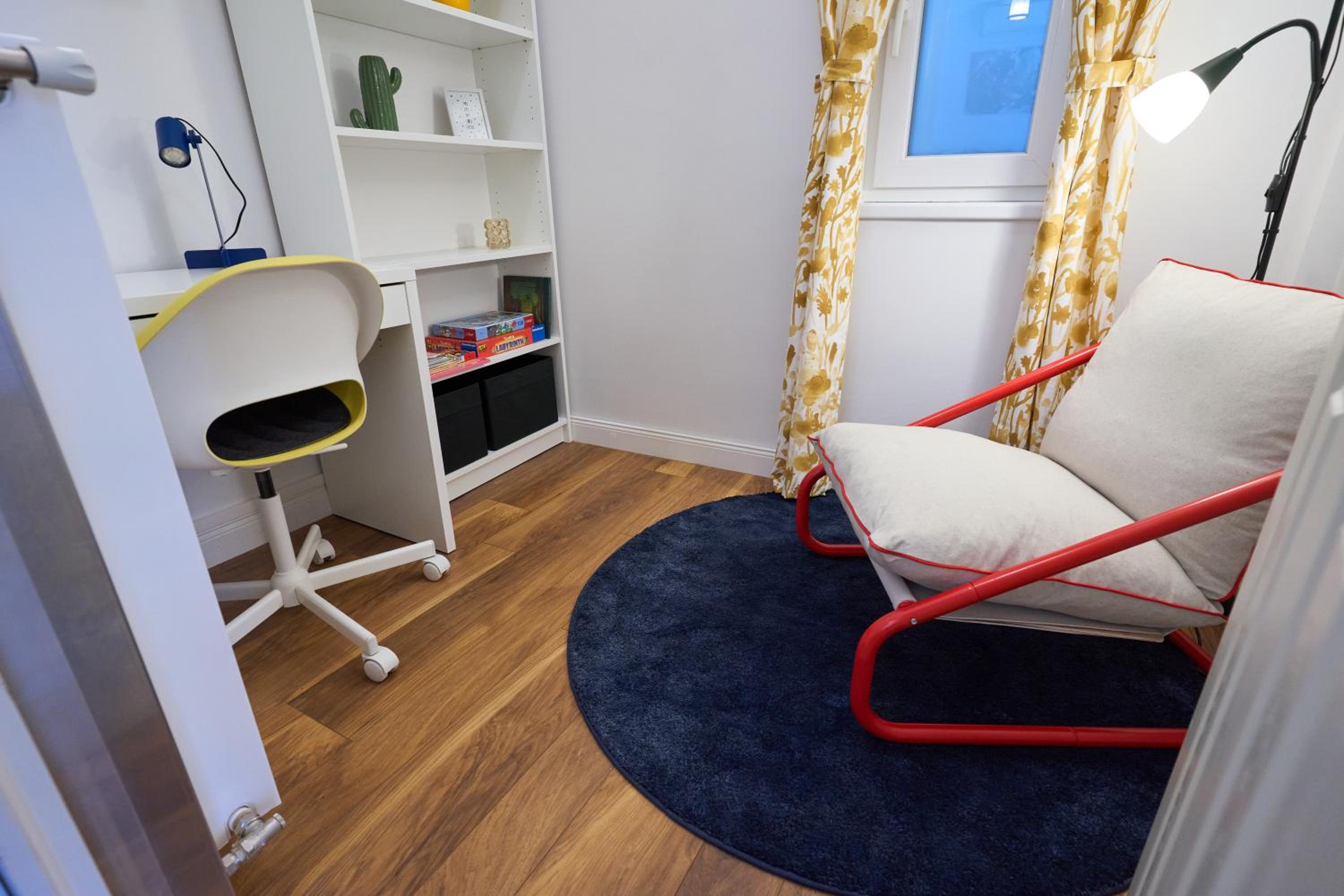 Giselle Apartment with Private Parking