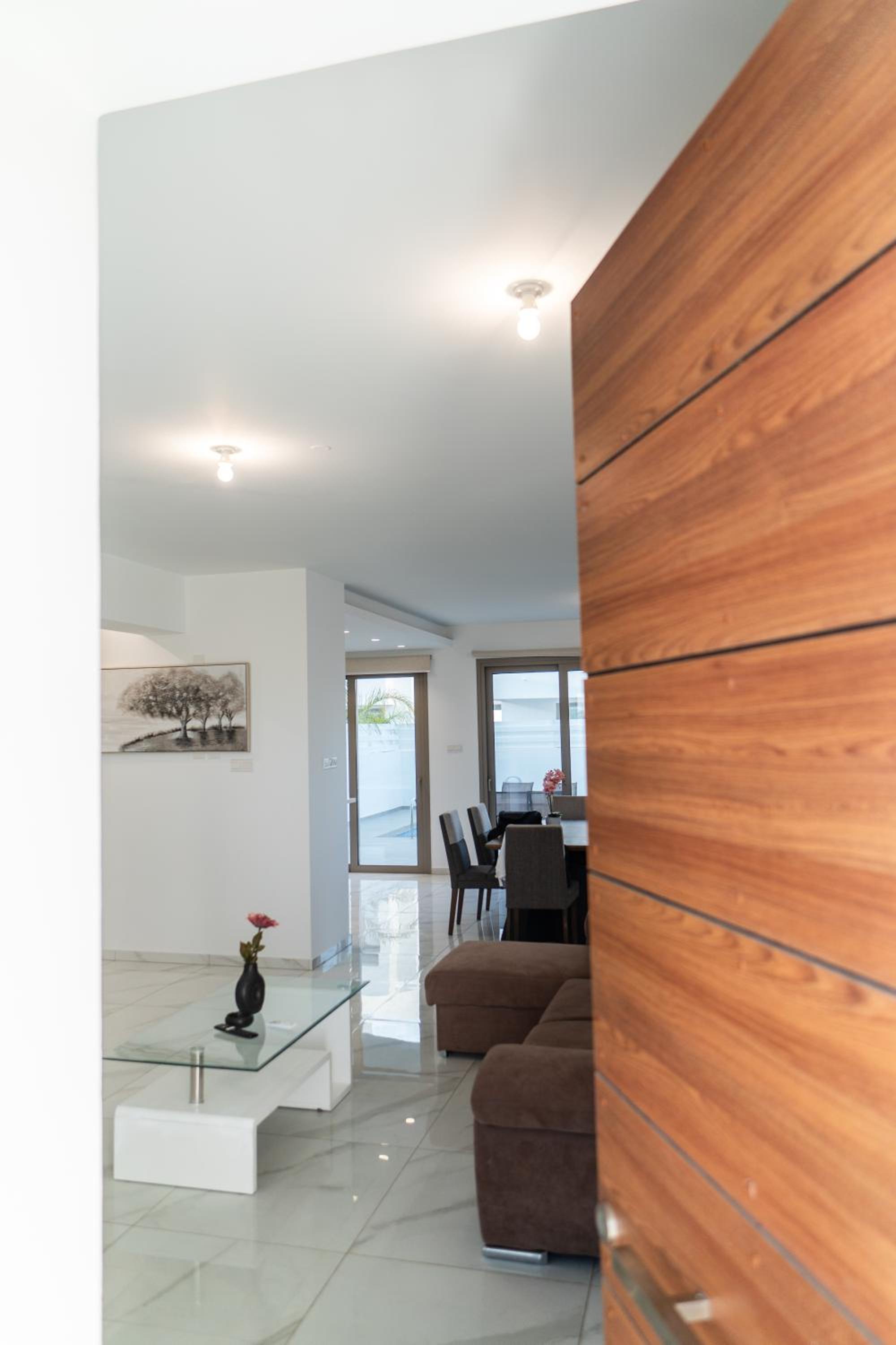 Hubstay - Seaview Villa Oriana in Larnaca