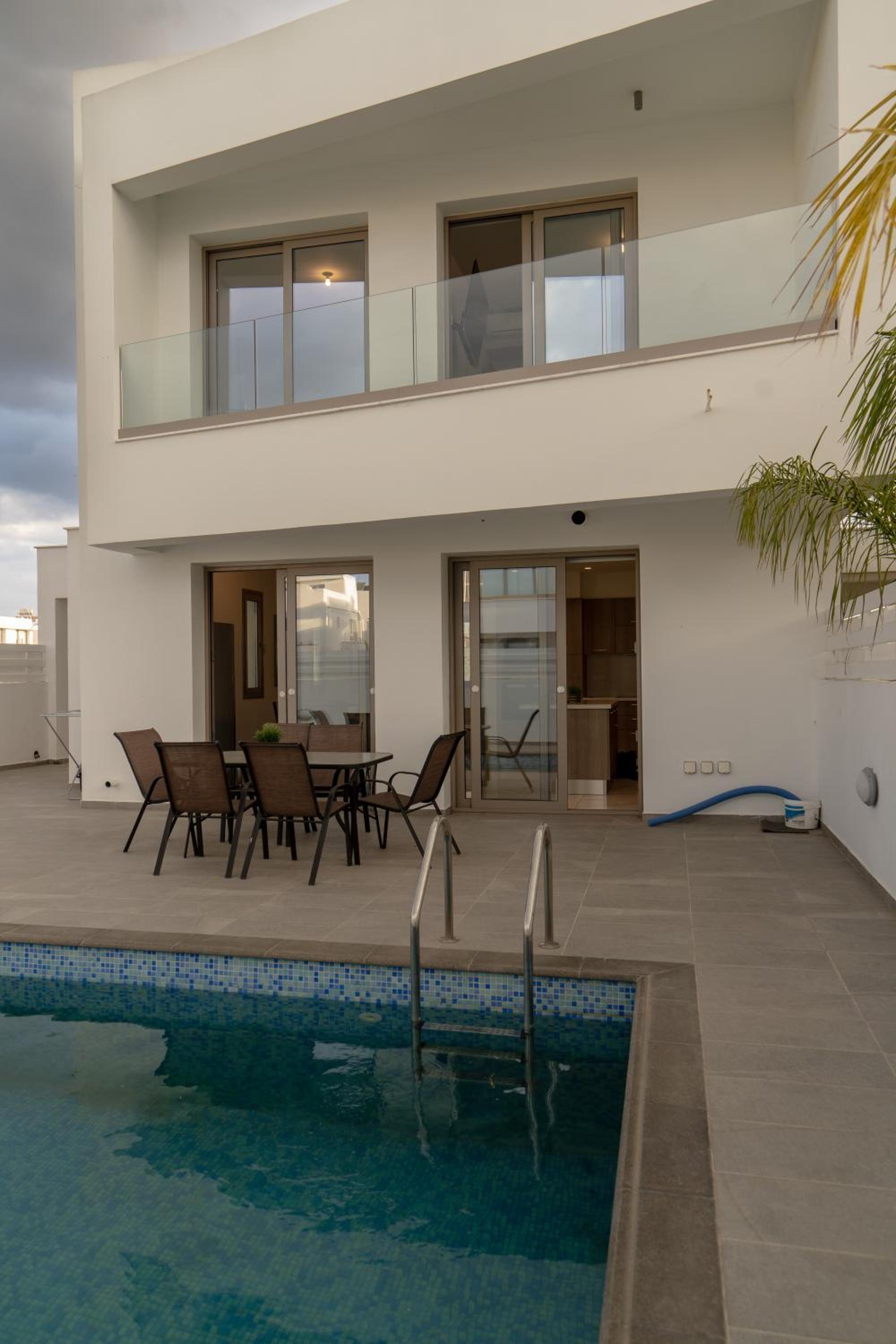 Hubstay - Seaview Villa Oriana in Larnaca
