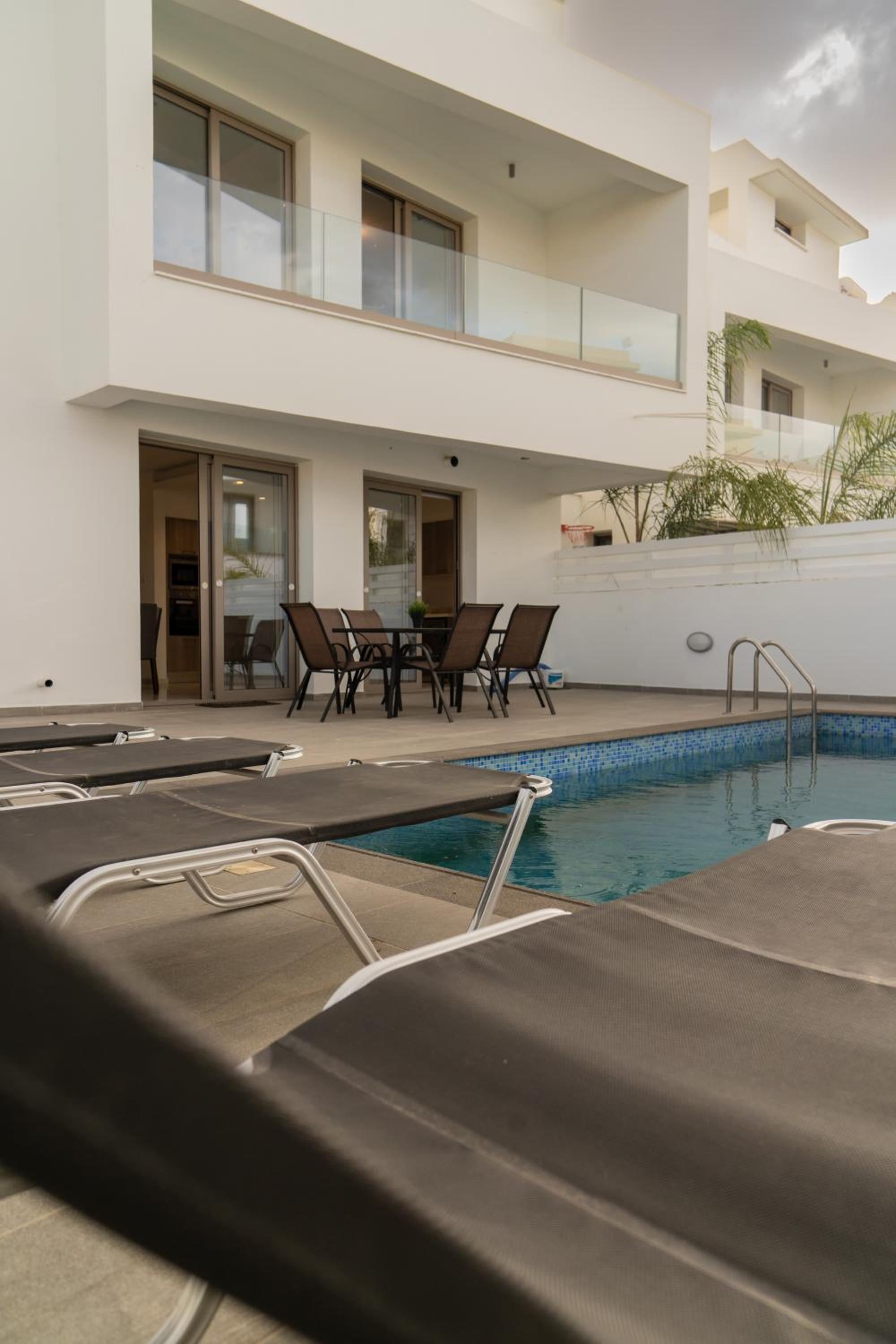 Hubstay - Seaview Villa Oriana in Larnaca