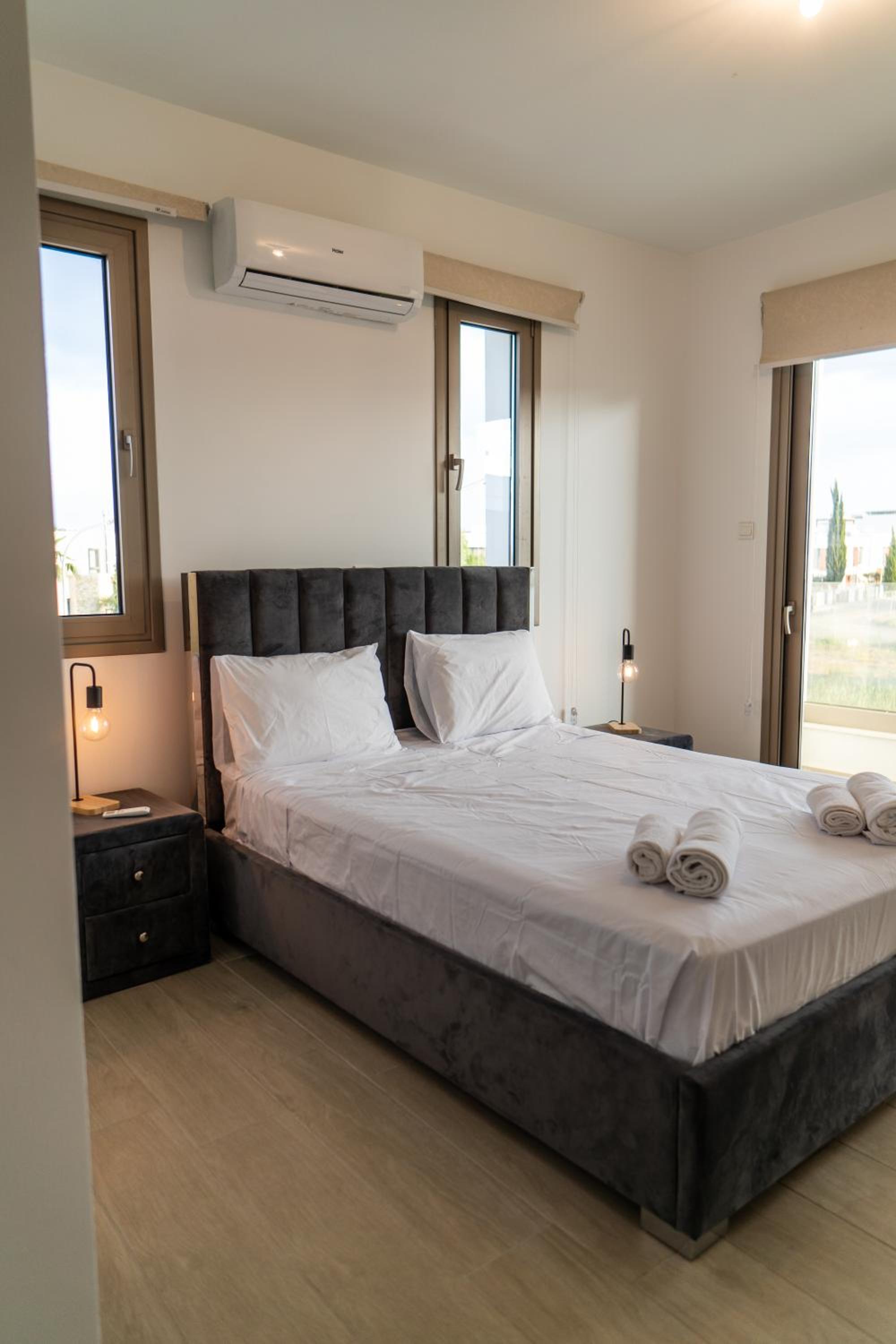 Hubstay - Seaview Villa Oriana in Larnaca