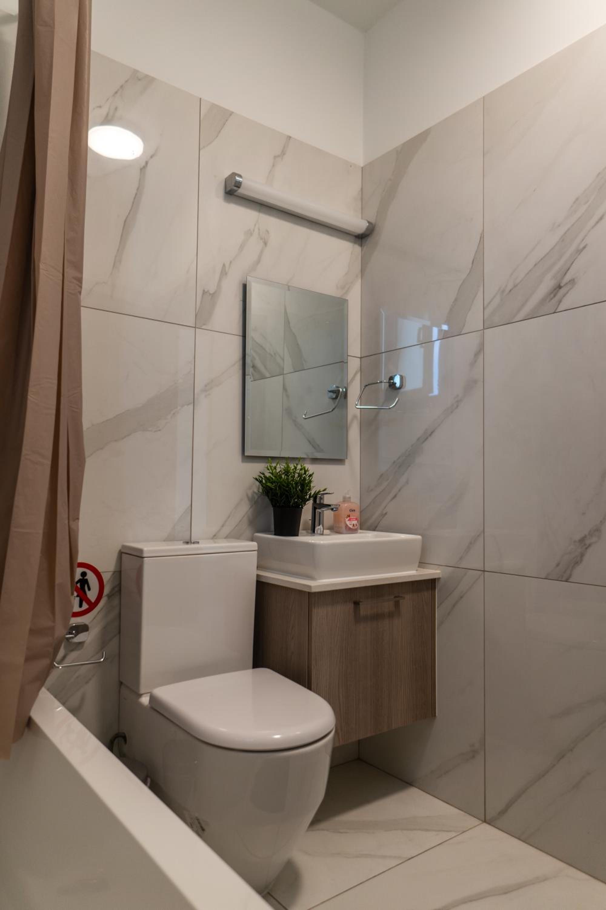 Hubstay - Seaview Villa Oriana in Larnaca