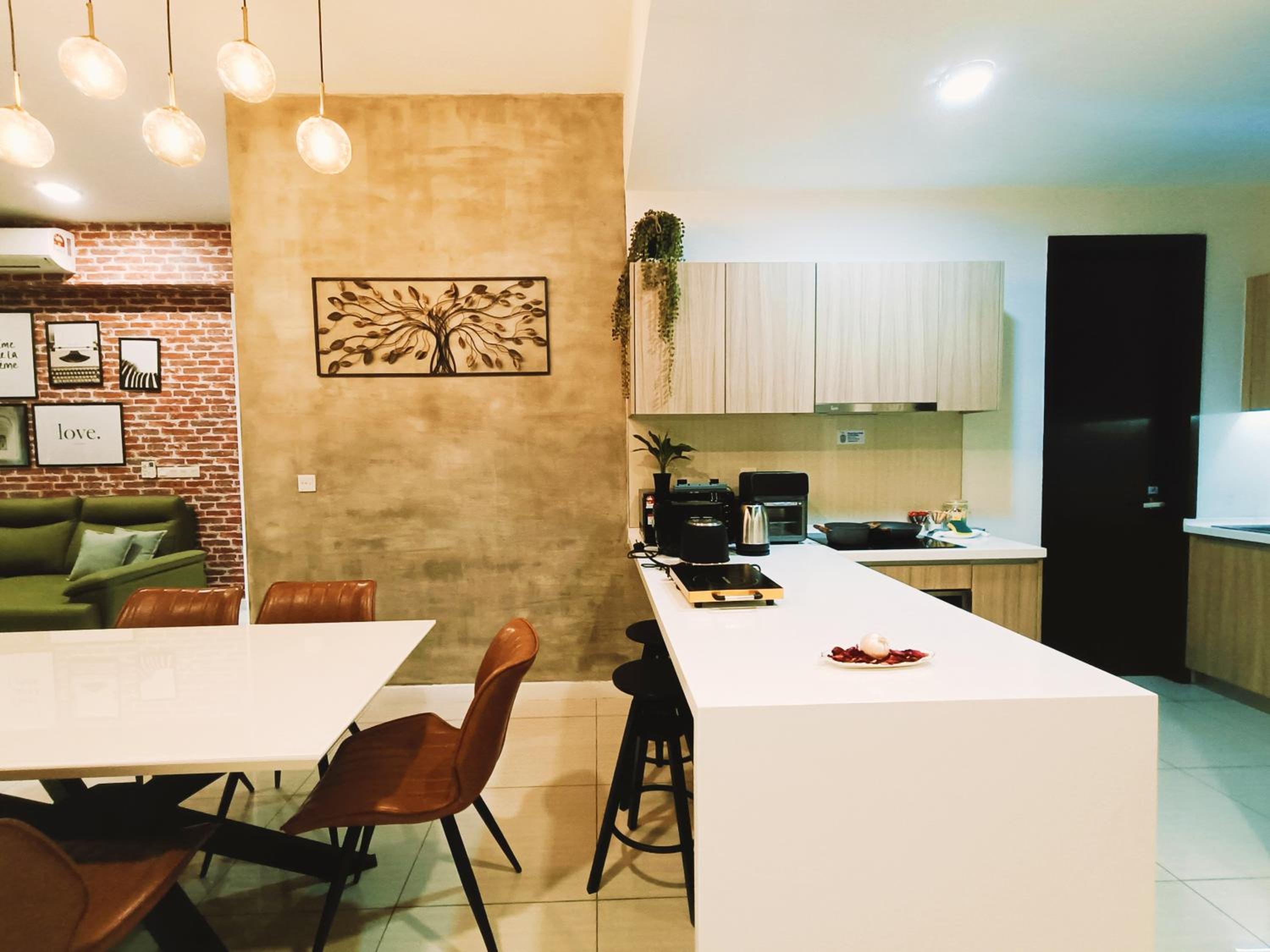 7 Kuala Lumpur City for 4 to 12 PAX of 4 BEDROOMS and 3 BATHROOMS near KLCC
