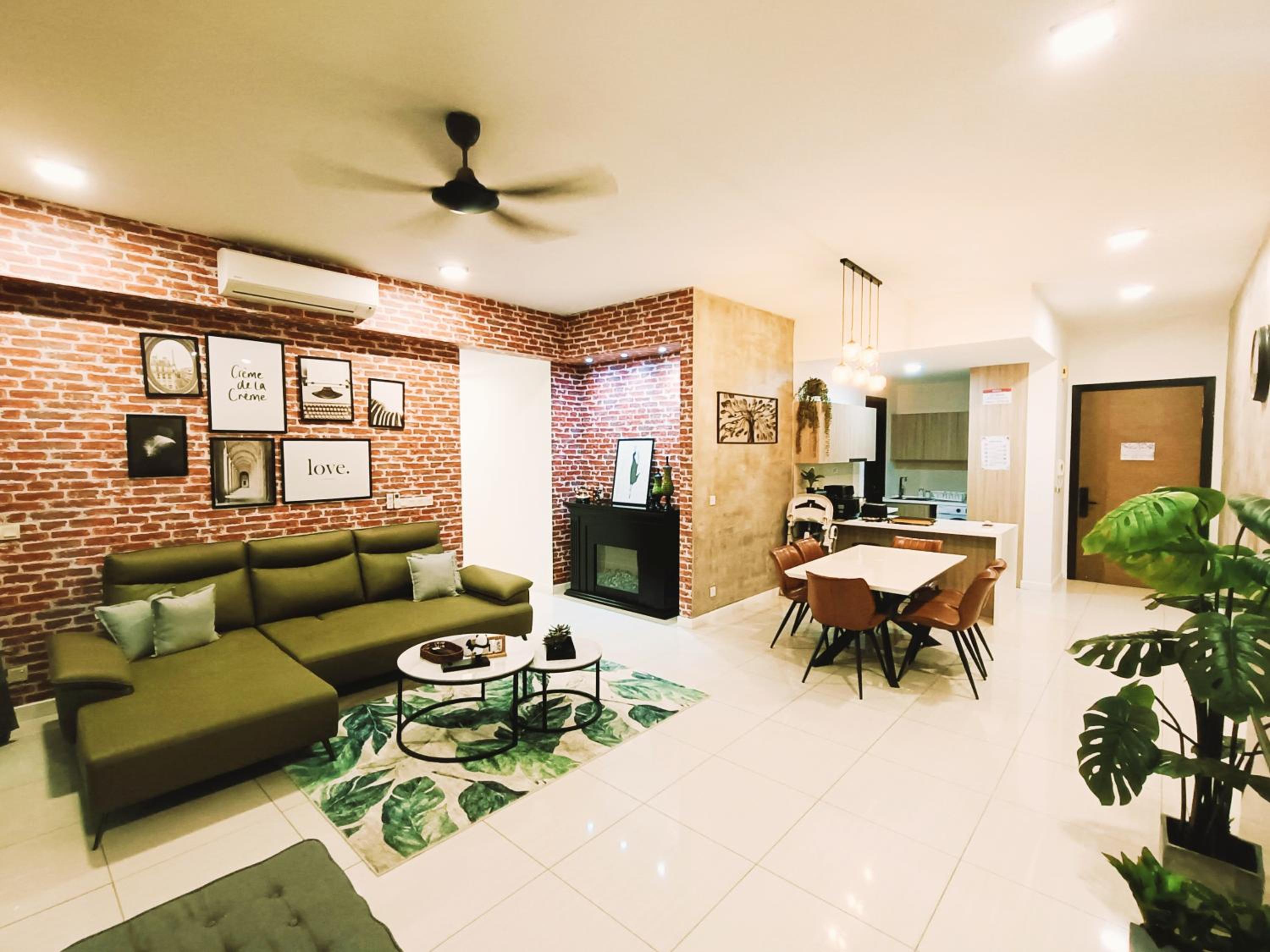 7 Kuala Lumpur City for 4 to 12 PAX of 4 BEDROOMS and 3 BATHROOMS near KLCC