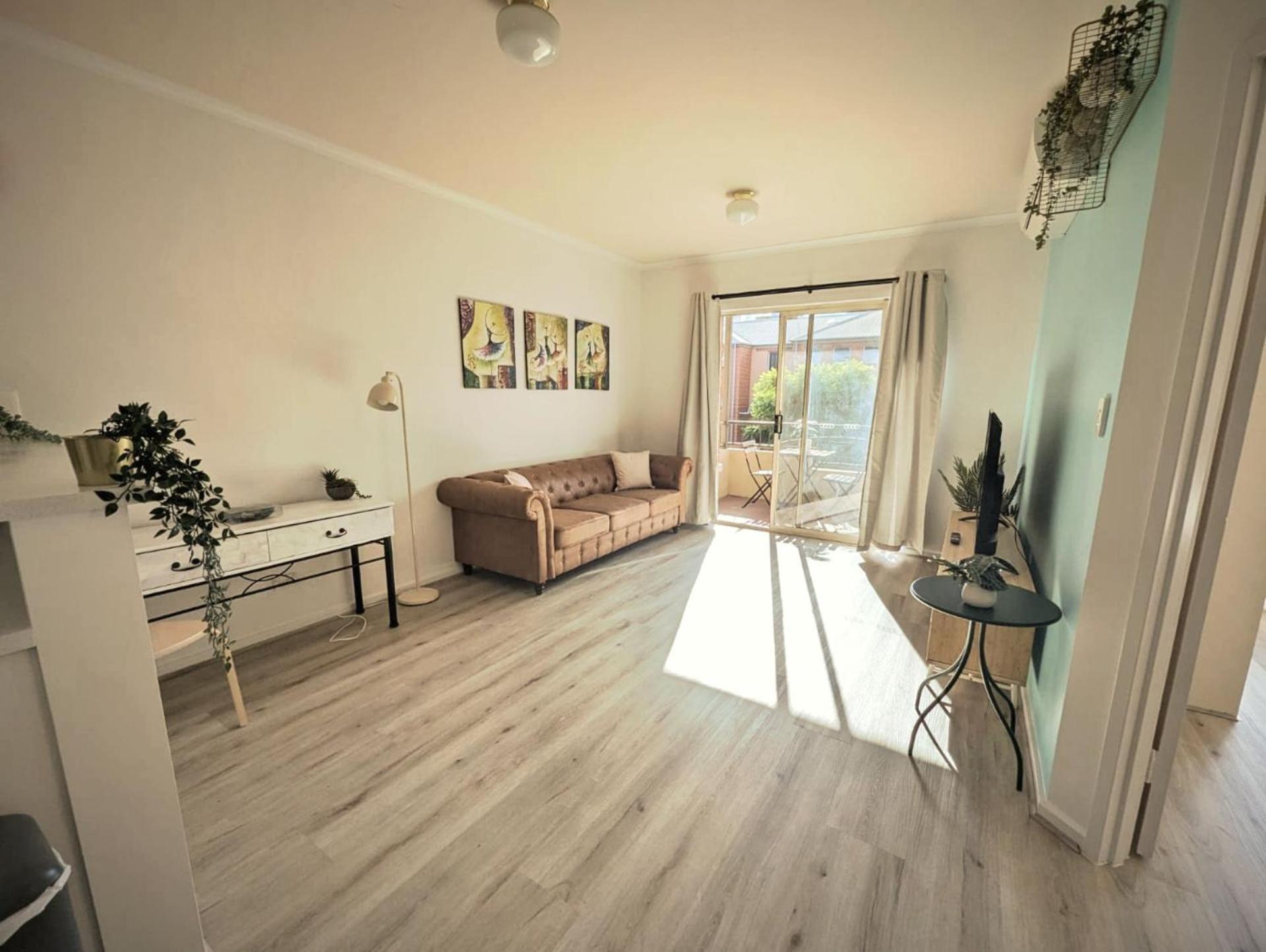 2BR Apartment on Carrington with Car Parking