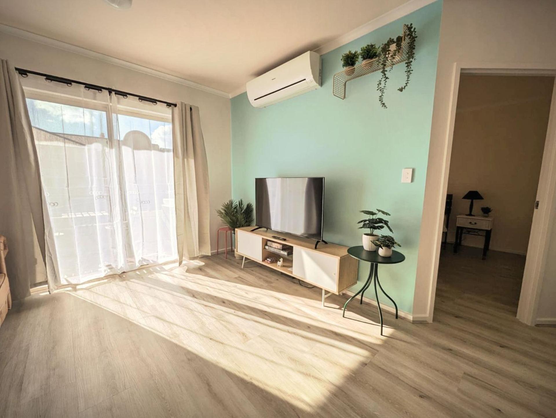 2BR Apartment on Carrington with Car Parking