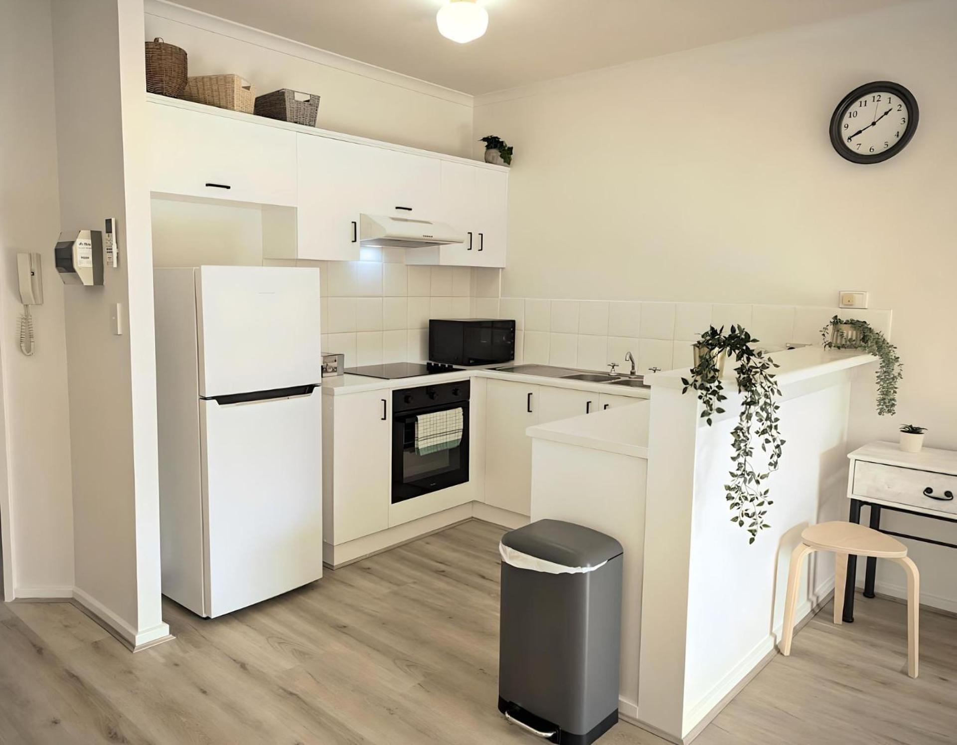 2BR Apartment on Carrington with Car Parking