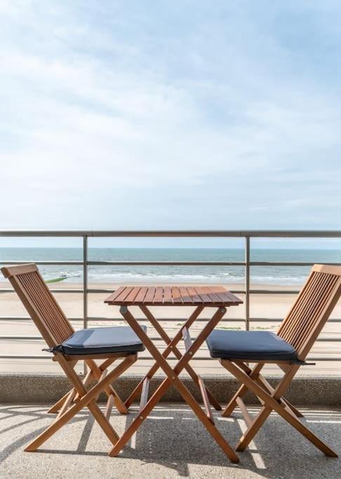 Beautiful apartment with Sea Views and parking