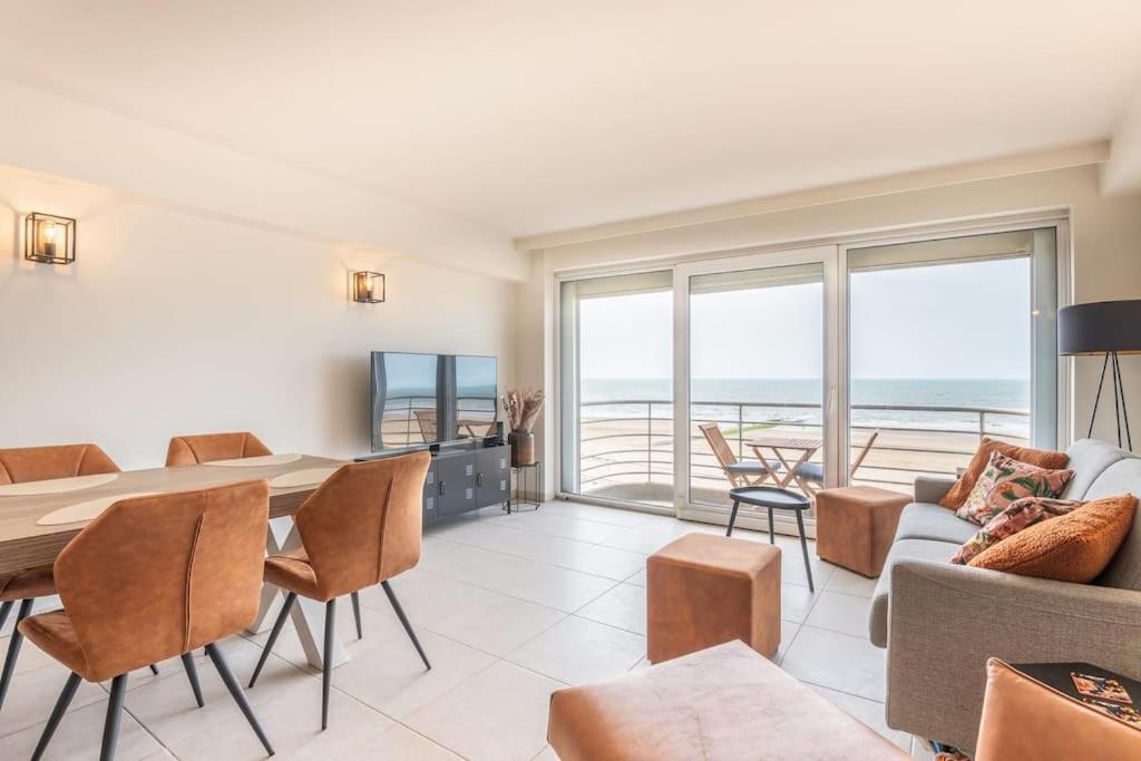 Beautiful apartment with Sea Views and parking