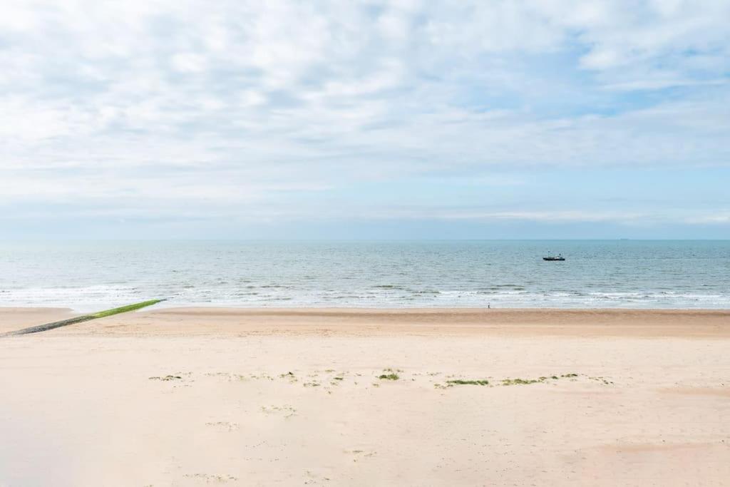 Beautiful apartment with Sea Views and parking